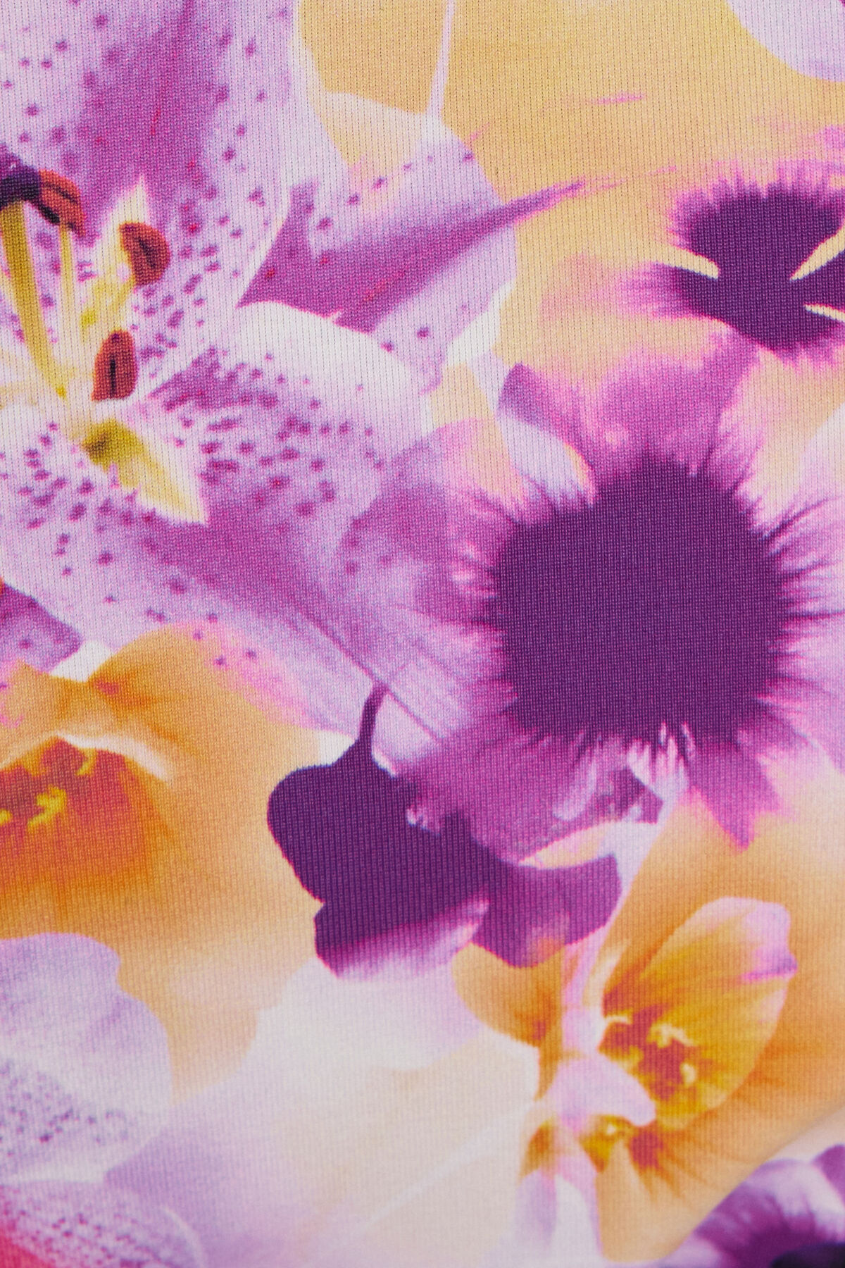 100071977_82L_alt3_1920x2880