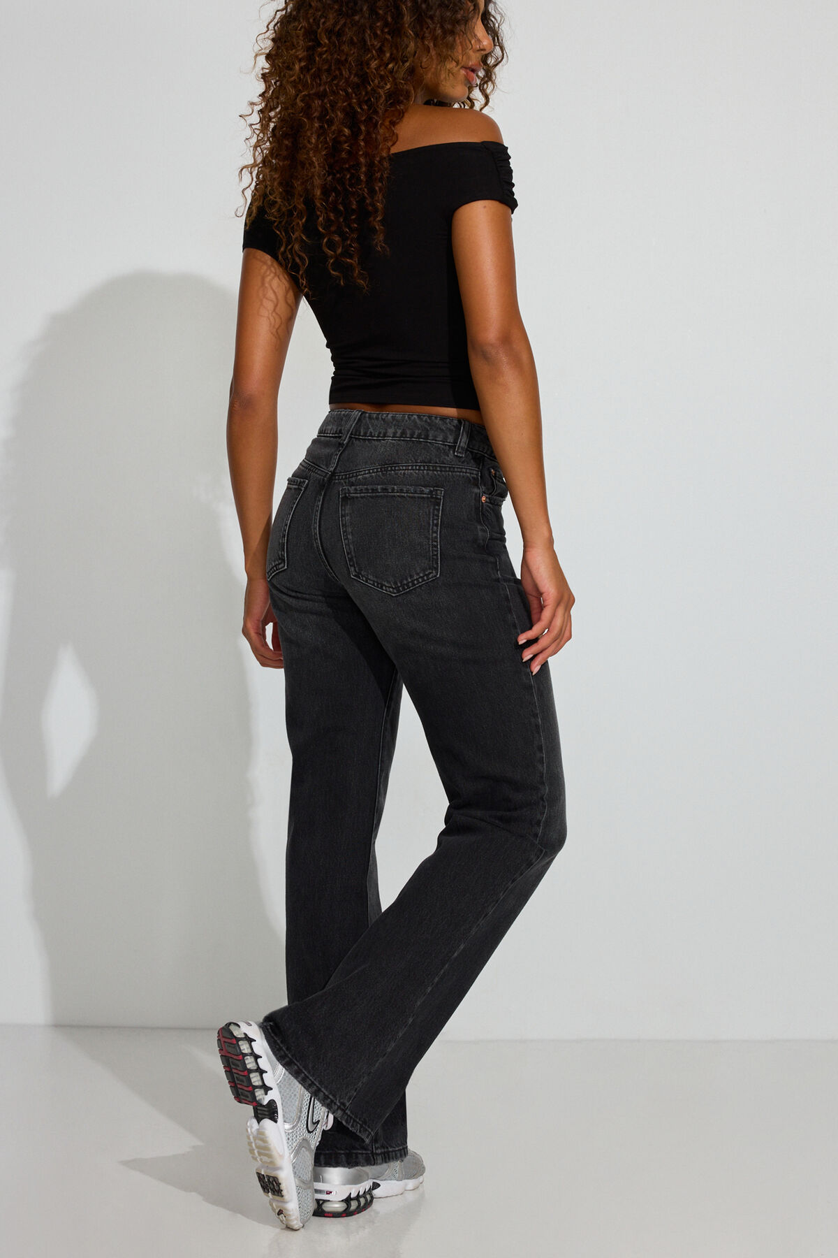 100084133_07Q_alt2_1920x2880-2