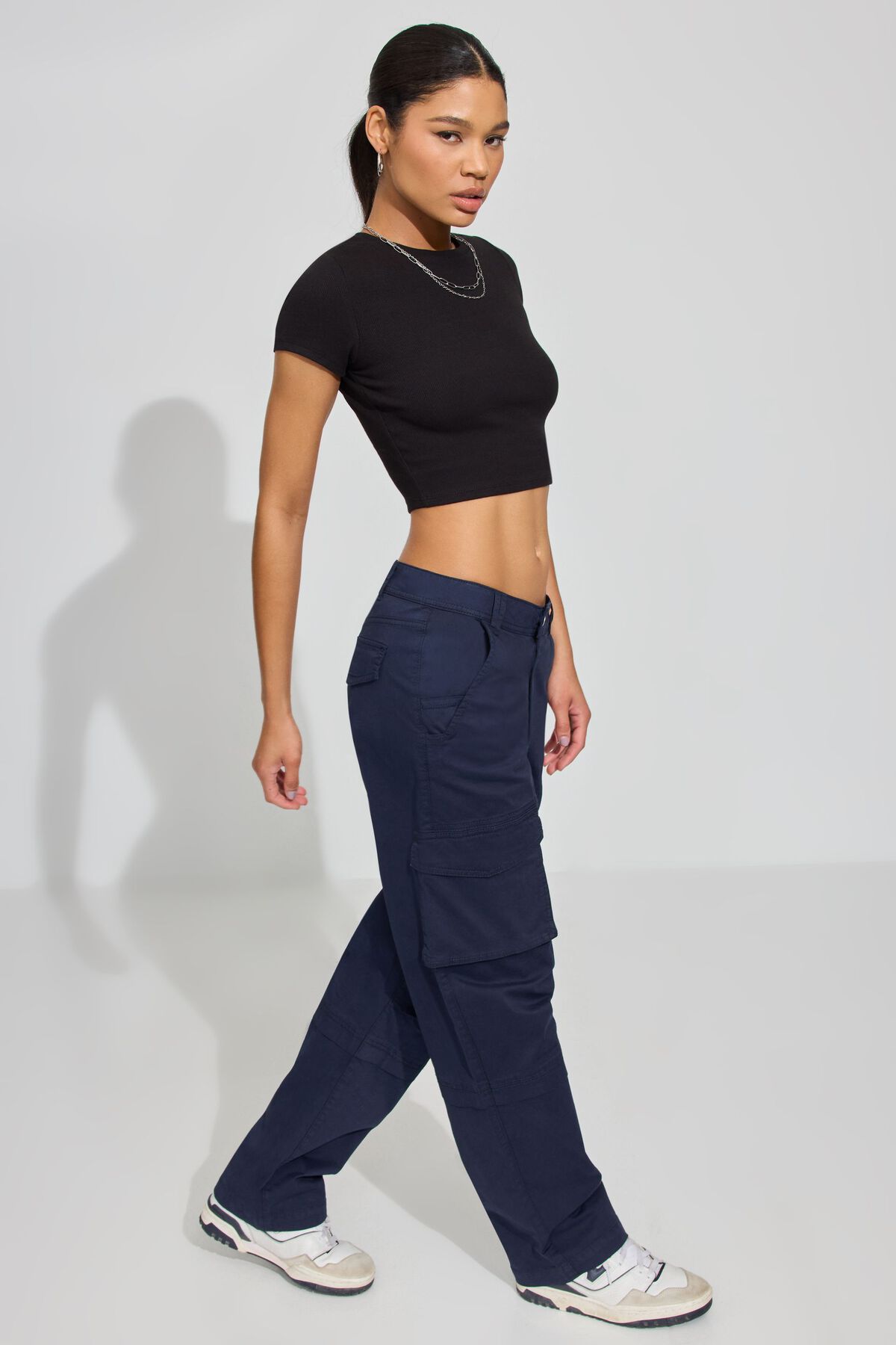 100088327_06V_alt1_1920x2880-6