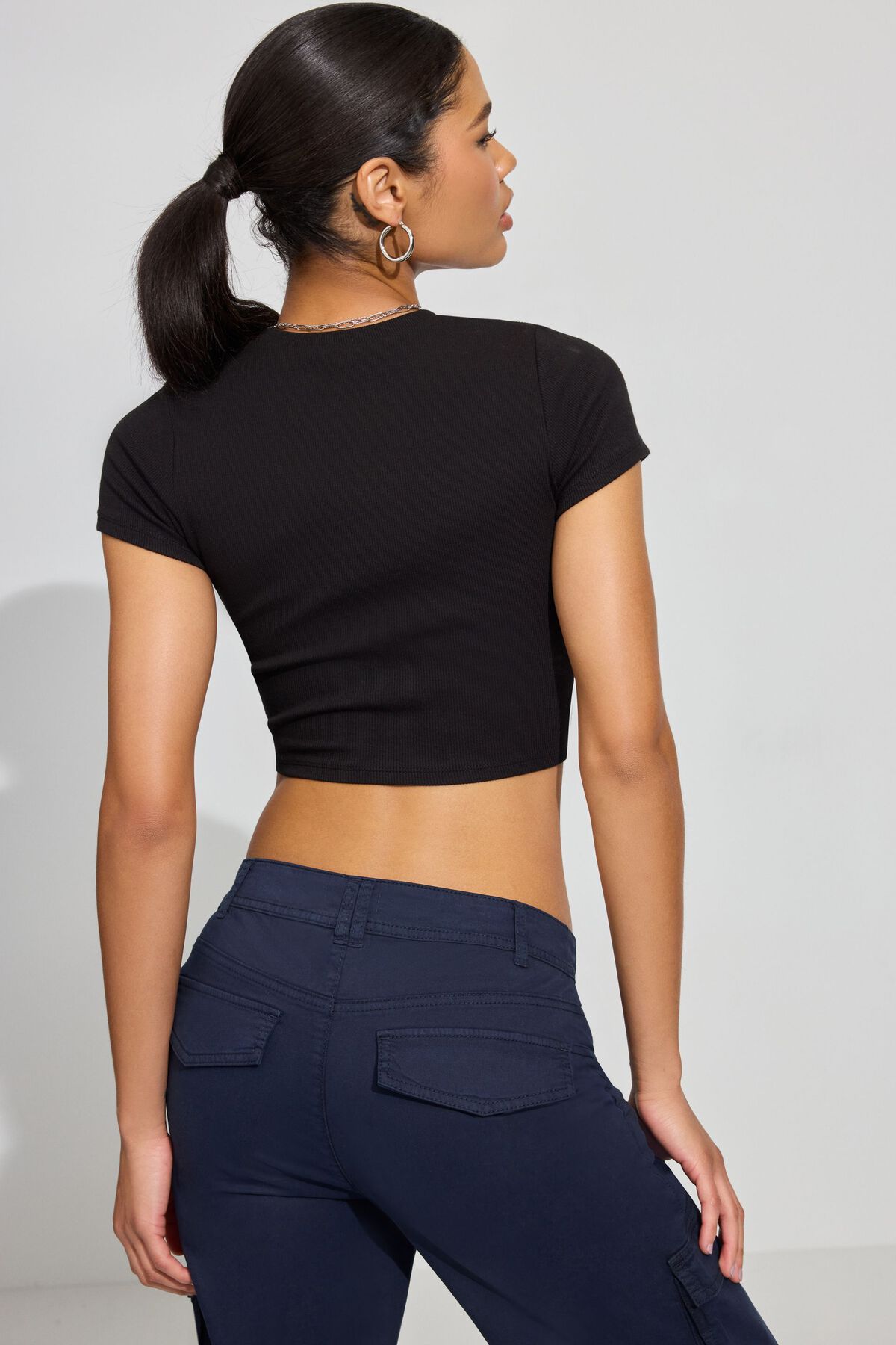 100088327_06V_alt2_1920x2880-6