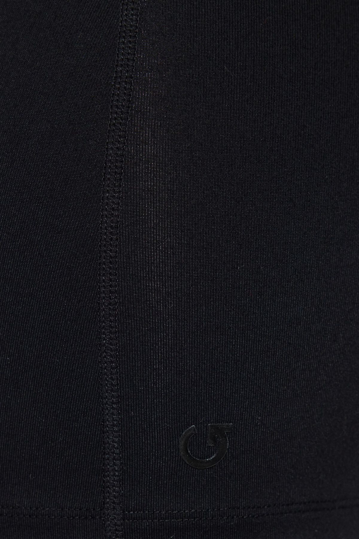 100089022_06V_alt4_1920x2880-2