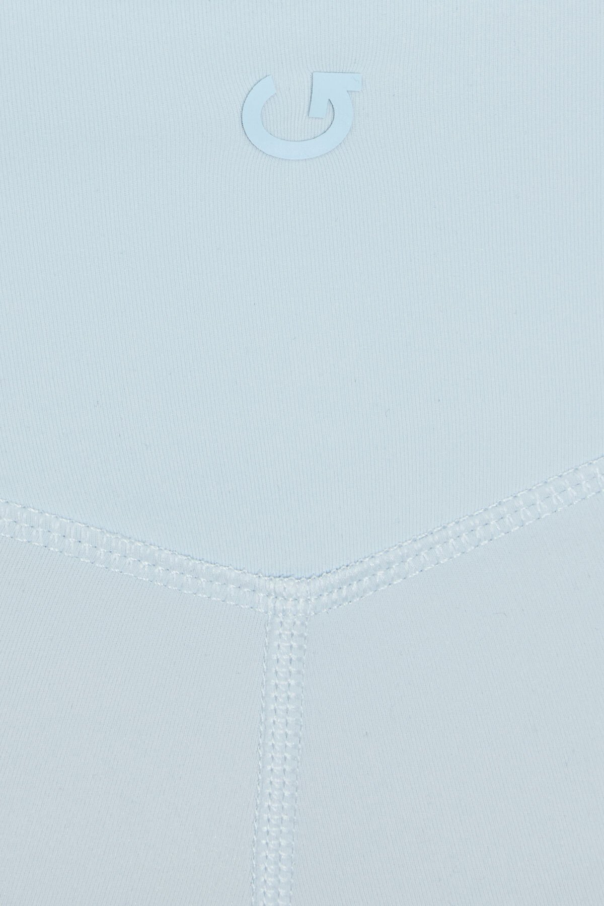 100090133_7VV_alt4_1920x2880