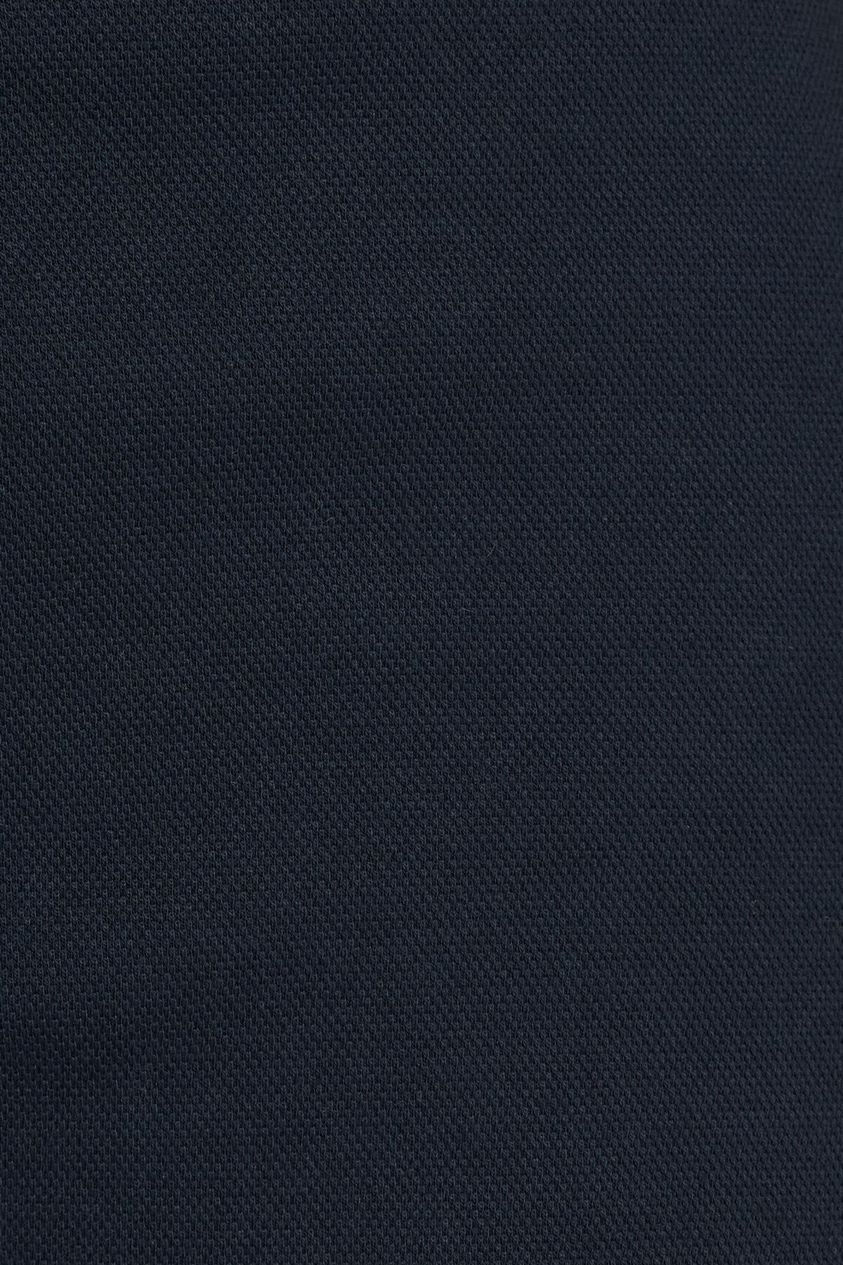 100096285_06G_alt4_1920x2880-1