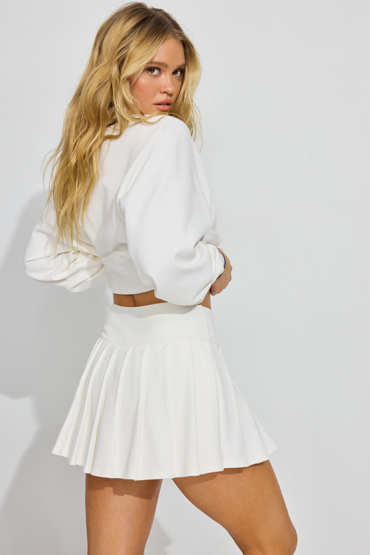 100096331_03G_alt3_1920x2880