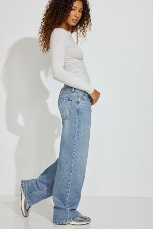 Low Rise Baggy Jeans