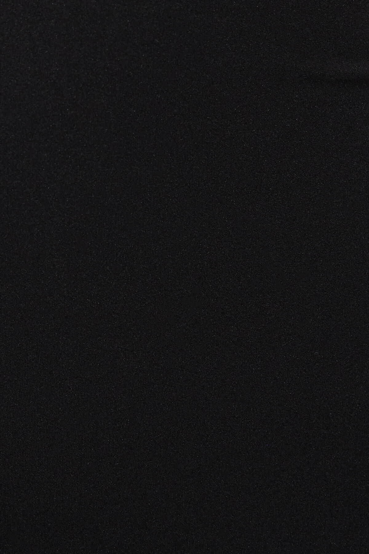 100096861_06V_alt4_1920x2880-2