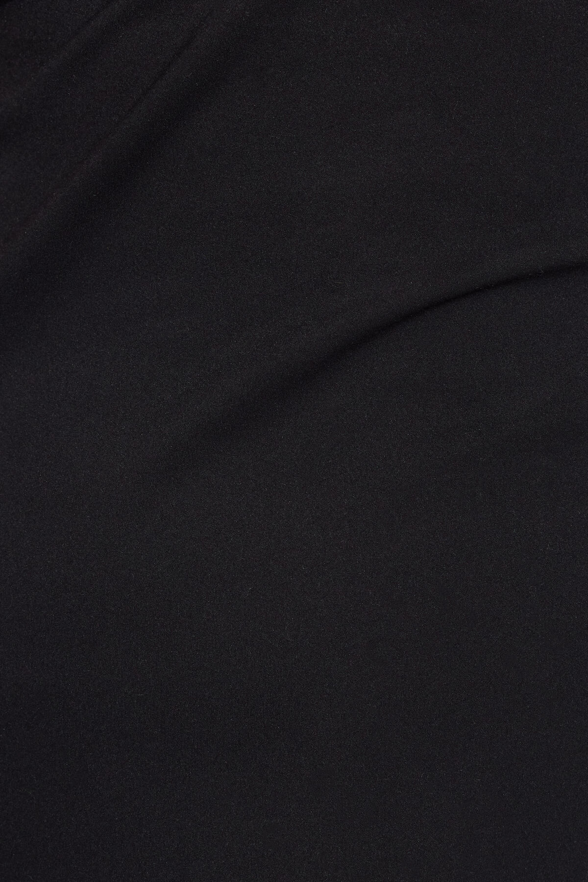 100096873_06V_alt5_1920x2880-2