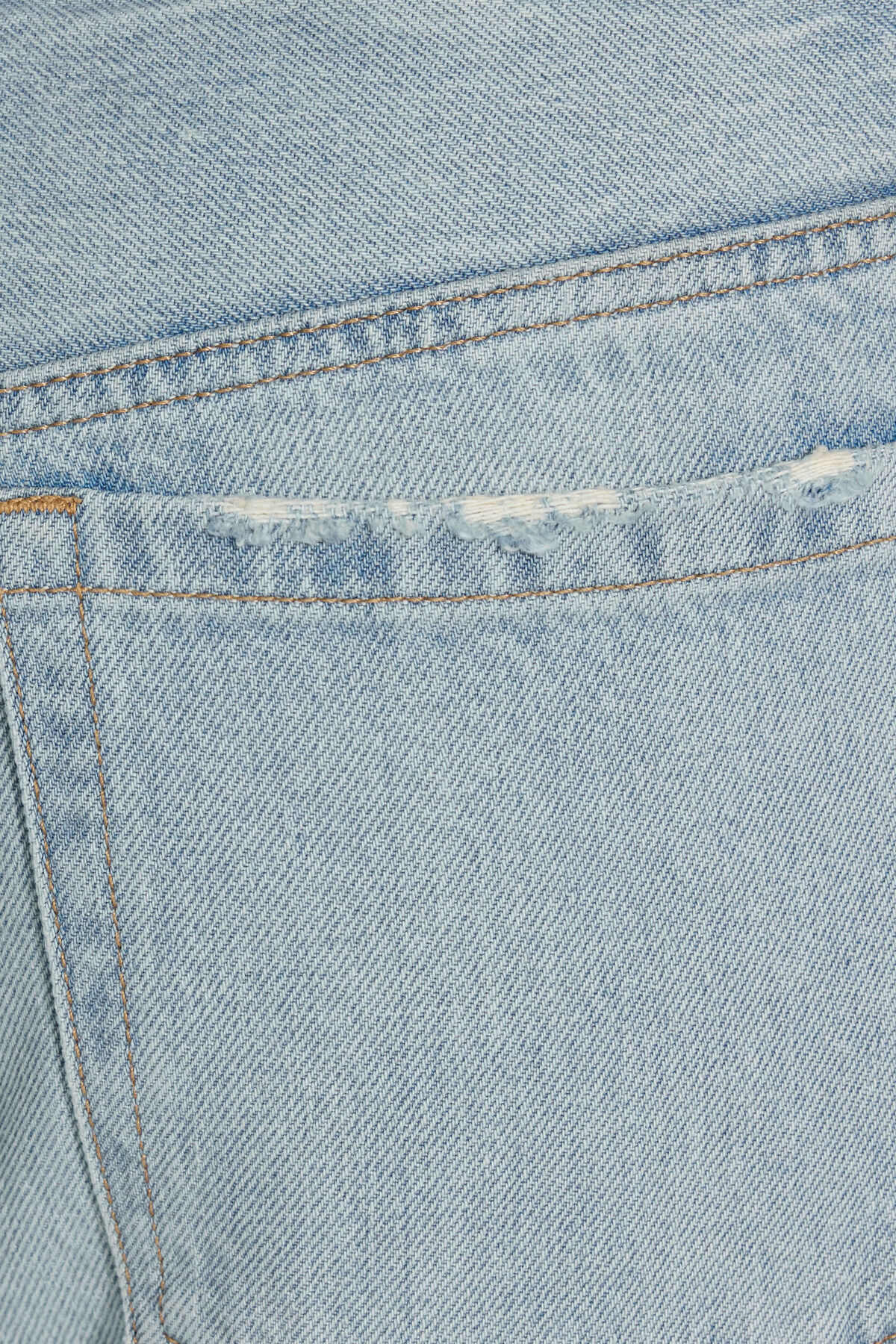 100097634_07H_alt10_1920x2880-7