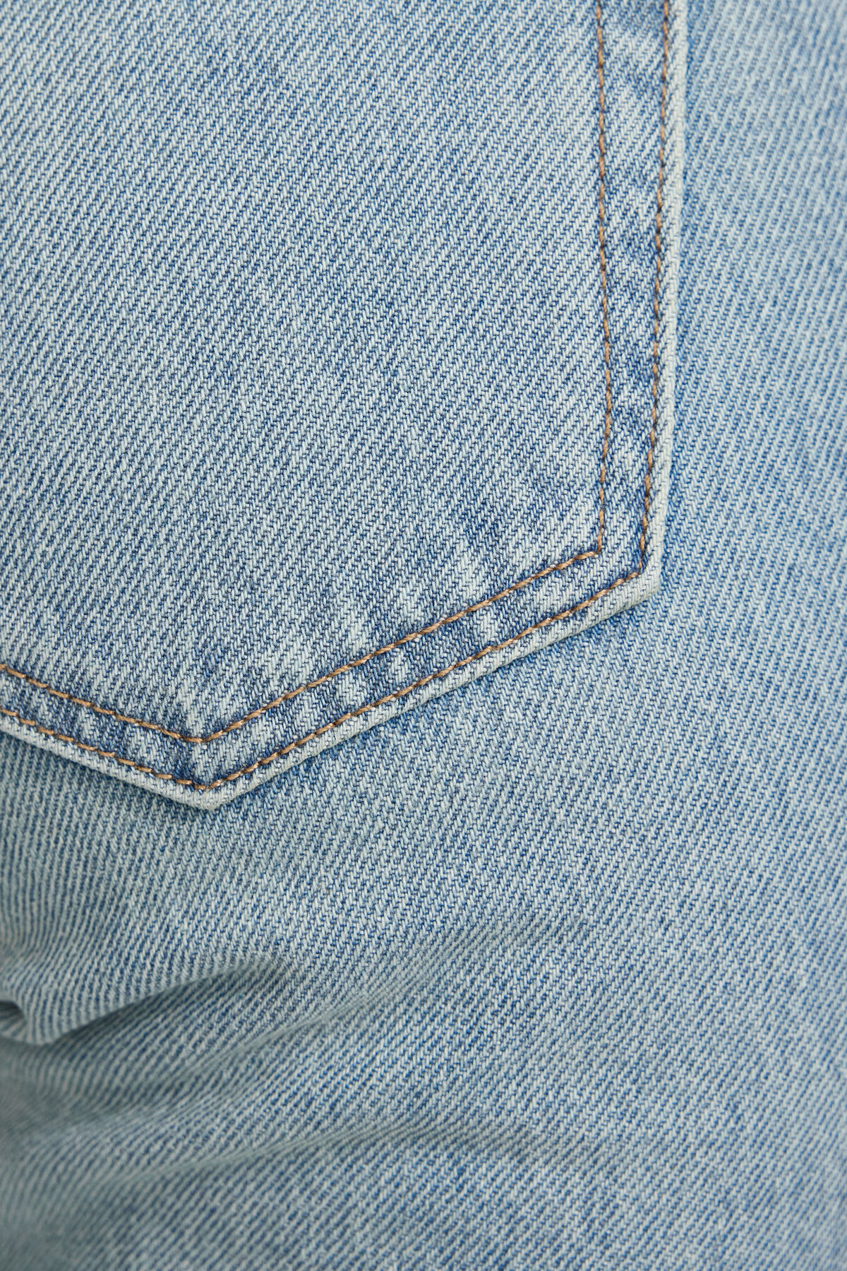 100097649_07J_alt5_1920x2880-2