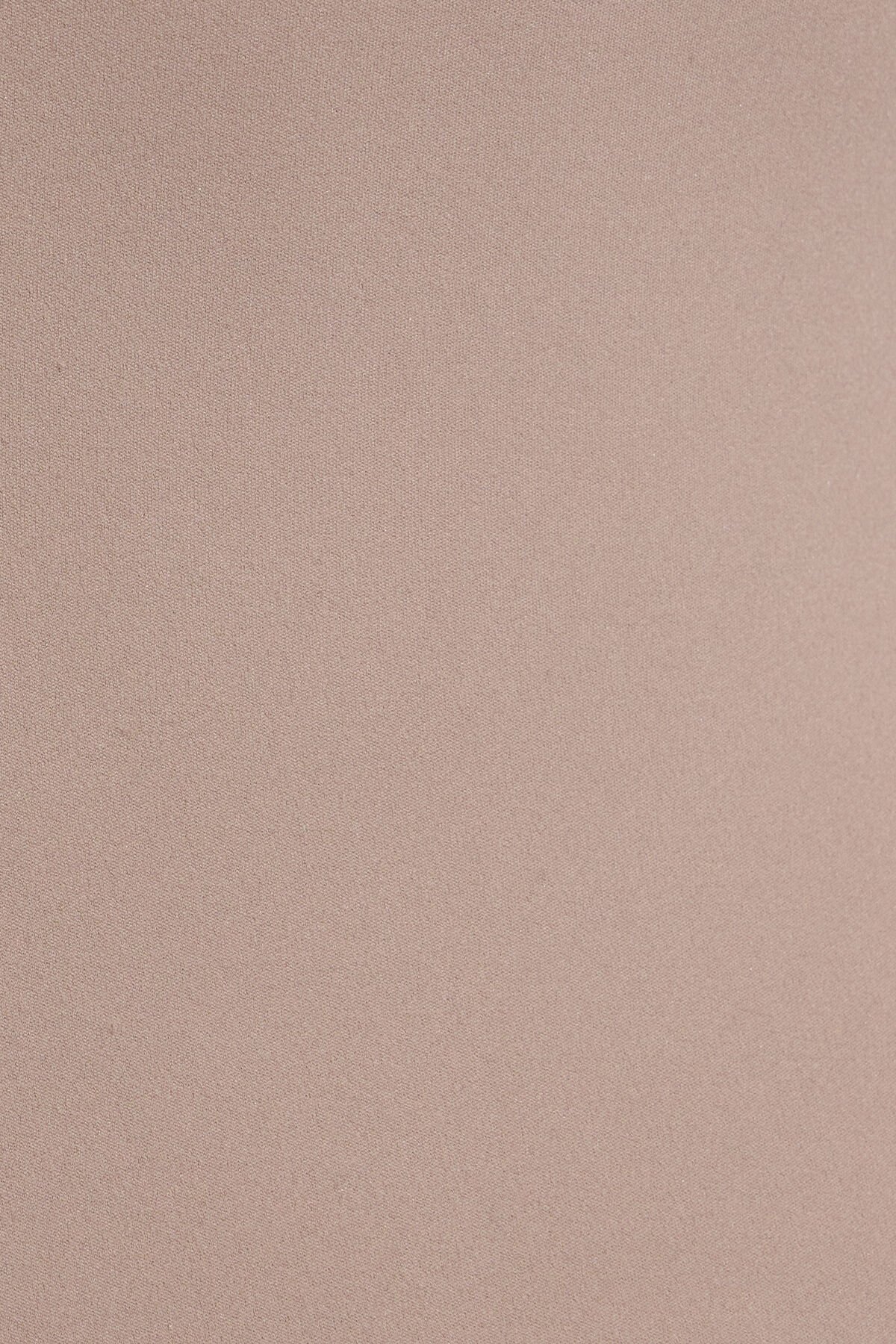 100098634_7YD_alt3_1920x2880-2