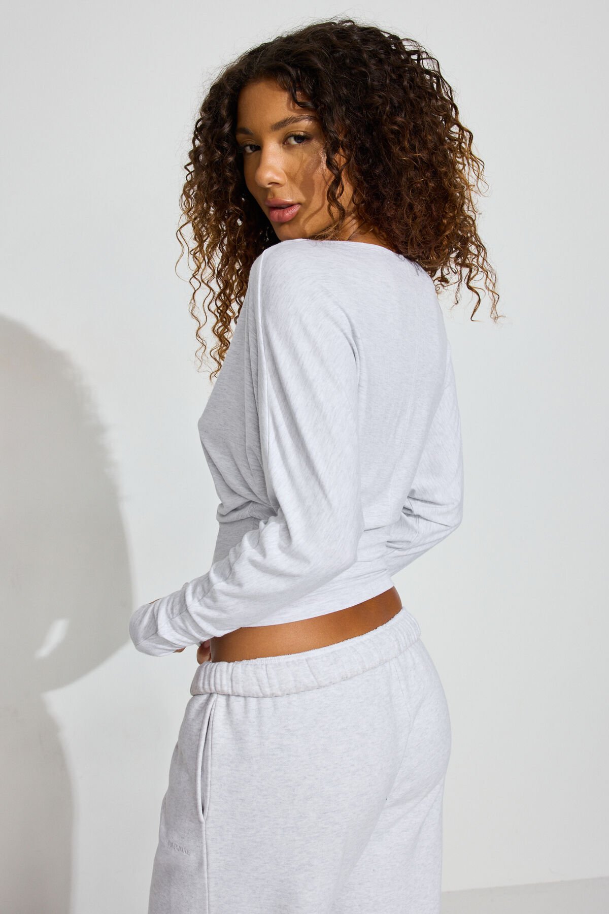 100099907_69I_alt3_1920x2880-1